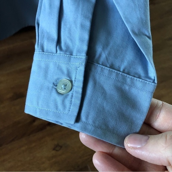 Dockers denim blue long sleeve button down cotton blouse in size LP. - Picture 3 of 6